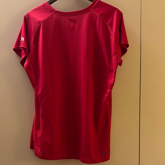 The North Face Women's Flashdry Red Short Sleeve Performance Tee XL - Picture 8 of 9
